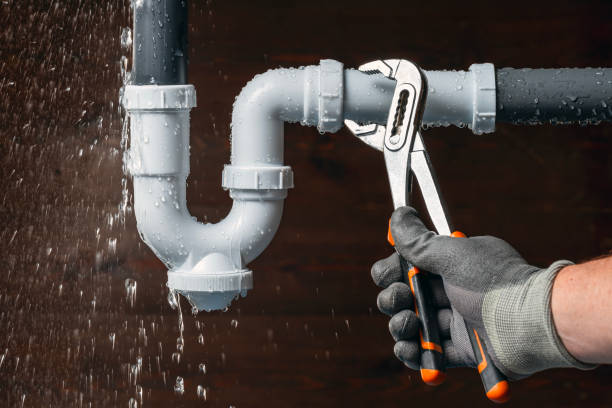 Professional Leak Detection technician working in Goodrich, TX